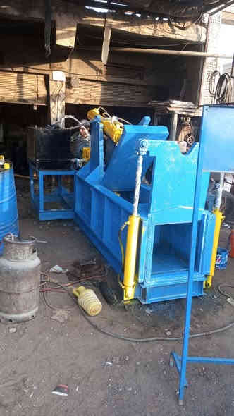 سلام عليكم مكبس عراقي جديد غير مستخدم شغل درجة اولة وسعر مناسب لاتصال ***********
