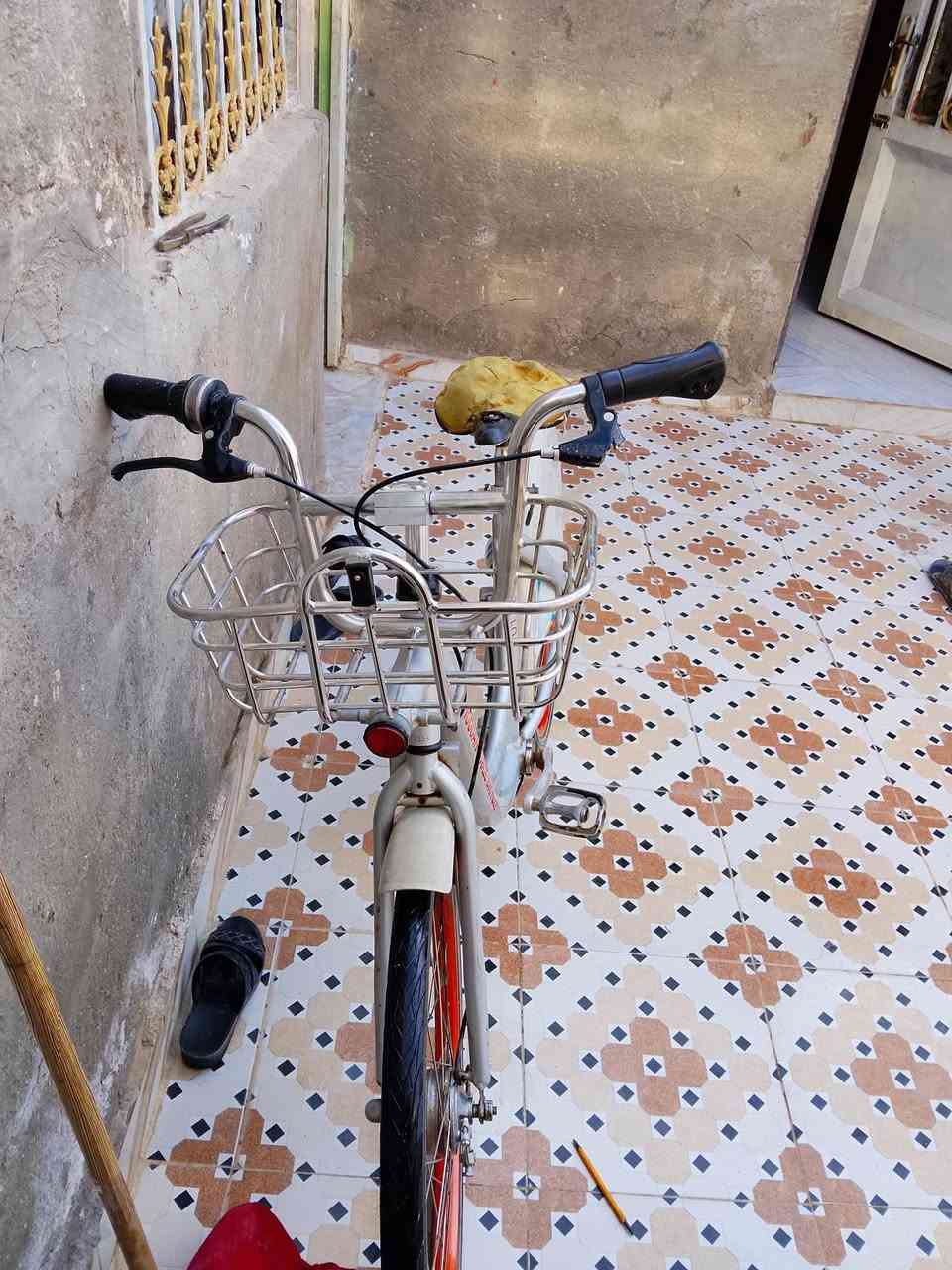 بايسكل للبيع حساس ب 75 اتصل على الرقم***********
