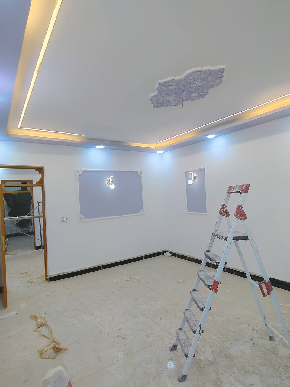 يا الله 150متر طابق ونص البيع طابو زراعي سند 25 بناء جناي شارع 12متر رصفه وتبيليط وناره ليله ماء كهرباء عنوان شارع الاصب عمود 335سعر البيت 73وبيه مجال ***********
