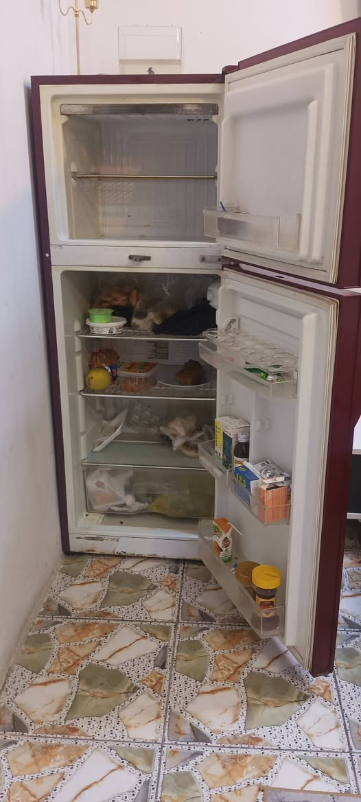 للبيع مكان بغداد العبيدي
كنتور 150 وبي مجال
ثلاجه الحمرة 150 نضيفه مال غرفه
جربايه ام المخزن 70 هبة ودوشكهة 
ثلاجه البيضه 125


**إذا كنت صاحب هذا الإعلان وتريد حذفه لأي سبب، رجاءا أرسل رسالة إلى الدعم الفني**