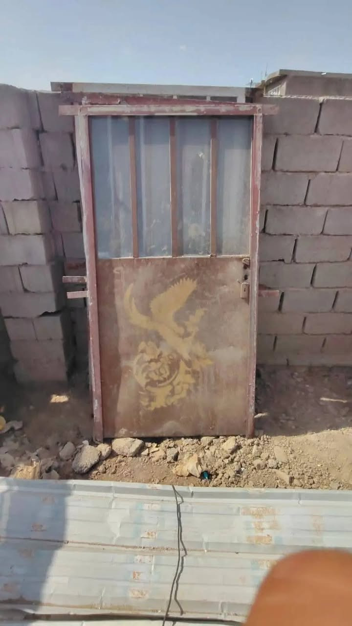 السلام عليكم 
للبيع 
شيلمان بلجيكي +ايراني +تركي 
ابواب +شبابيك 
جينكو ثقيل
سندويج 
زوايا 
بوري مدور 
العنوان كوت شارع النفط 
قرب محطة المجاري الجديده او  قرب كهوة بيت الطين 
***********
***********
