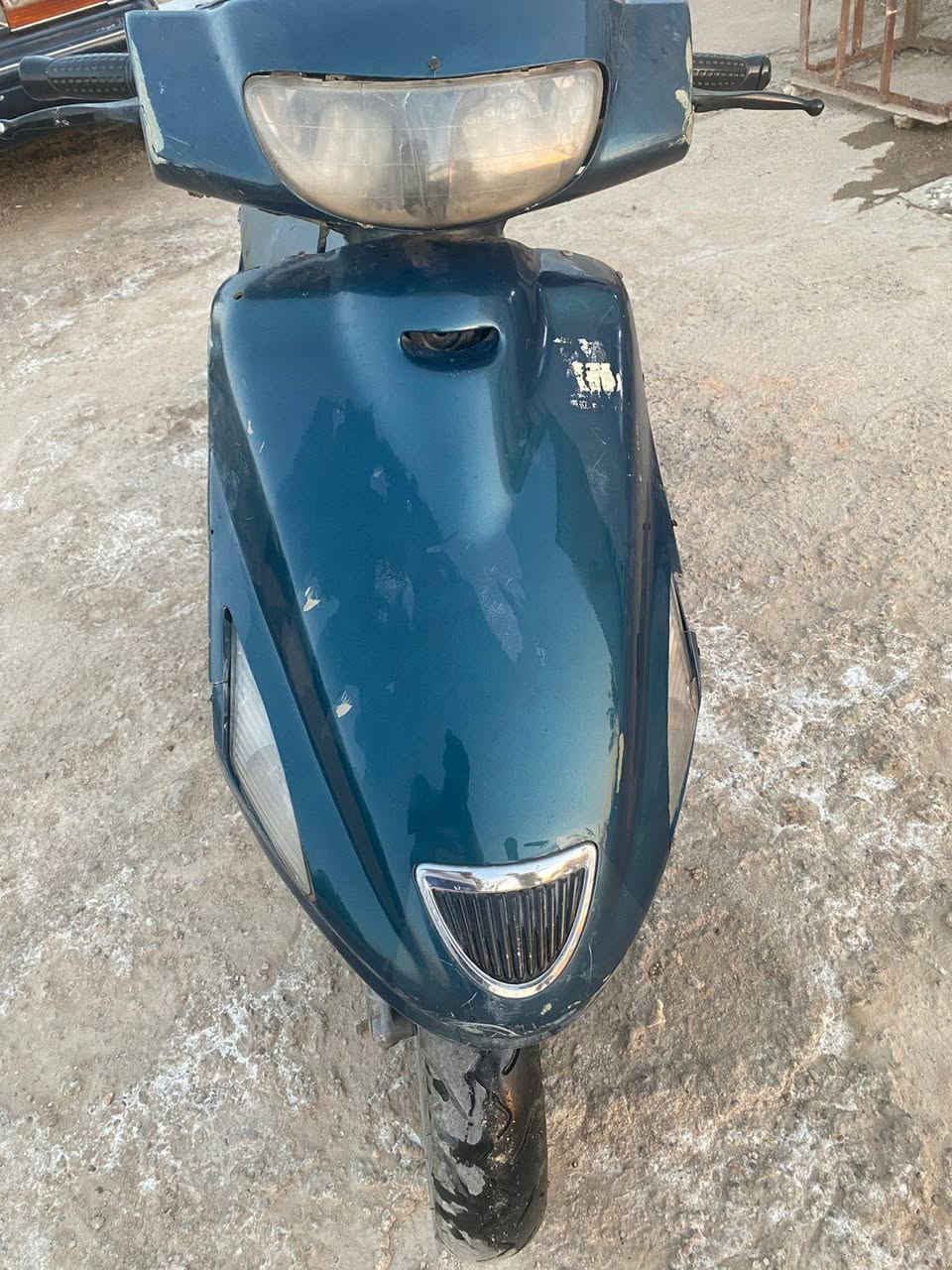 فراشه للبيع مكينه نضيفه لا تنقيص ولا تبخير كهربائيات شغاله
كج بيها السلف فقط الراجز عاطل
الدراجه عوزها كفرات لأن البيها تعبانه 
مكاني نجف ابوصخير
***********
