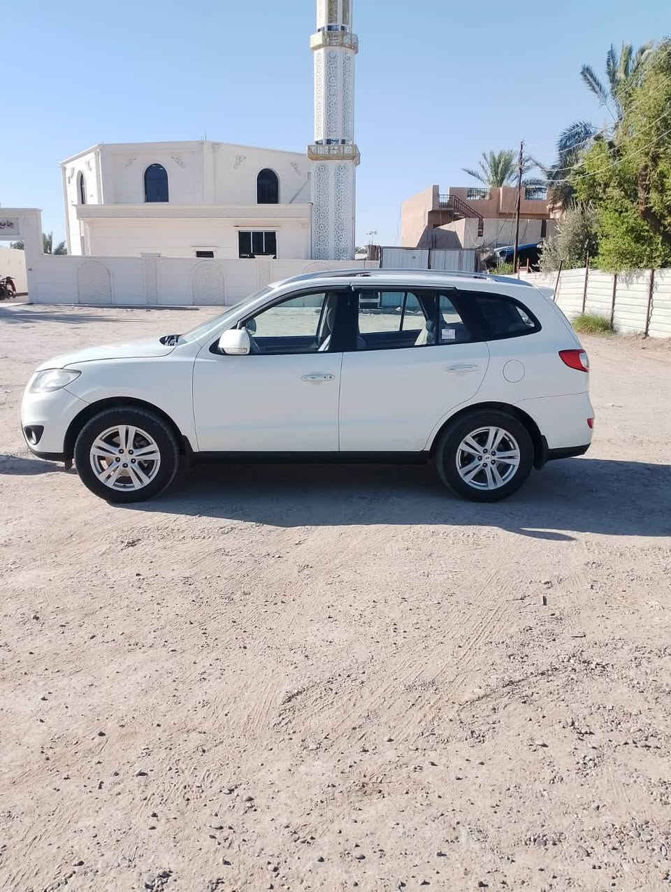 هيونداي سنتا في 2010 خليجي V6 بدون حادث
رقم بغداد 
120km جرص
٦ سلندر ٣٥٠٠
٧ راكب
٣ قطع تبريد
فتحة كشنات جلد 
وكهرباء 
اربع بصمات

تخشيب
فور ويل 4x4
سعر :: 128 وبيها
 مجال حك جيه

شاشة
كامرة
حساسات 

اشاير بالمري
مري شفط
 ماشية 200
قطعة وحدة رش بدوووون حادث جاملغ أمامي صبغ
رقم صاحب سياره ***********/***********
اني مكلف بل نشرها المكان بغداد أبو غريب
