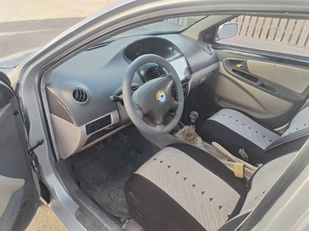 جلي ام كي ٢٠١٢ للبيع مصبوغه حزام جماليه بسبب جراد  سياره جاهزه وتحويل مباشر العنوان بغداد البياع للاتصال *********** السعر ٣٦
