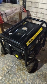 مولدة سعرها  ٢٠٠ الف نهايته استعمال قليل بغداد حي القاهرة ٠٧٧٠٣٤٨٢٣٨٠