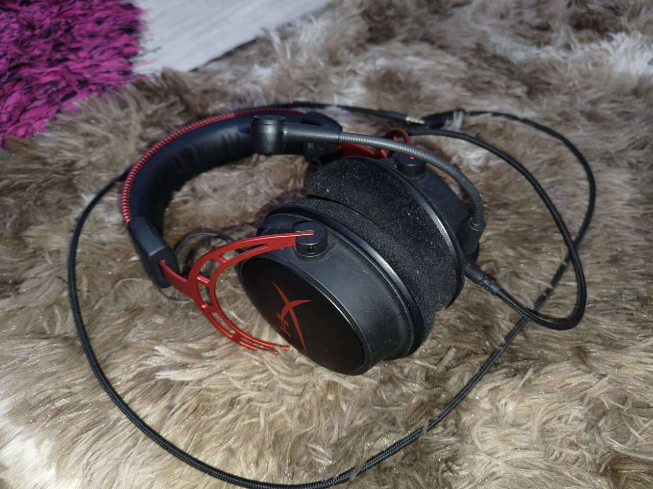 شاشة وسماعات سويه للبيع بسعر 230 الف فقط وبيها مجال بسيط للشراي🤍💎
رقمي : ***********
راسلني خاص لمعرفة جميع التفاصيل🖤

شاشة مونتر ام اس آي ، استخدام 4 اشهر جديدة جداً وبدون اي خلل ونظيفة كلش ومواصفات حلوة ومناسبة جداً🤍

مواصفات الشاشة: 

MONITOR MSI G244F E2

24", 1MS, 
180HZ, 
RAPID IPS,
 FULL HD,
 SRGB 123%, 
AMD FREESYNC,
 LESS BLUE LIGHT NIGHT VISION
تحتوي على كثير من الاعدادات لتصفية الضوء وتحتوي على مجموعة فلاتر مناسبة للافلام والالعاب والتلفاز وغيرها...

وأيضاً سماعات HyperX Cloud Alpha
سماعات جداً نظيفة وقوية ونقية وبيها عزل حلو وتصفية للصوت ، استخدام قليل جداً مع مداراة

مواصفات السماعة:
HyperX Cloud Alpha Wireless - Gaming Headset for PC, Xbox, PS4/5
, 300-hour battery life,
 DTS Headphone:X Spatial Audio, Memory foam,
 Dual Chamber Drivers, Noise-canceling mic, 
Durable aluminum frame,
Red
