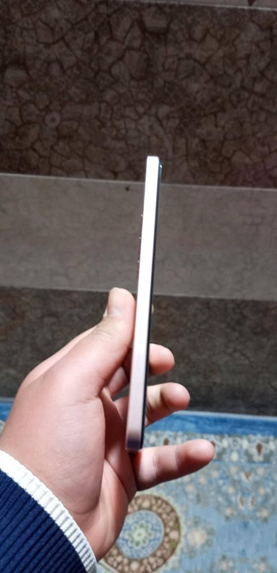 السلام عليكم موبايل جديد بالكرتون 
موجوده اغراضه  يراوس بايفون 
‏‪0773 592 3081‬‏📞☎️ ال سعر الخاص
