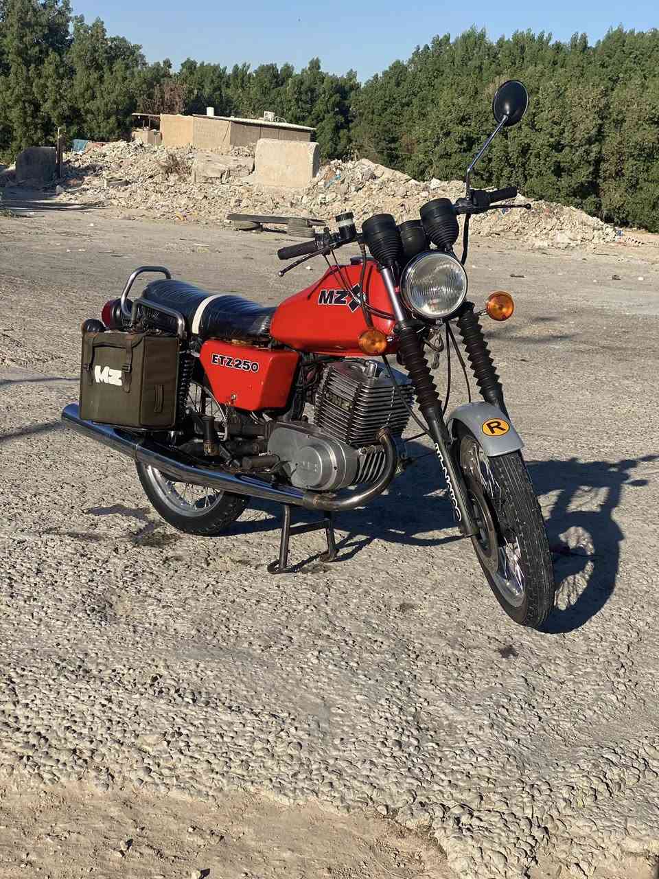 يا الله سلام عليكم جنايتنة العزاز دراجة مديل ٨٢للبيع مقدم دسك ليحم بس بالخشم شي قليل كلش سايس ١ رقم وسنوية بدون راعي دكيت سنويتهة بالمرور طلع راعيهة بغداد دراجة جهازة من كلشي كهربائيات كلهة شغالة ما عايزة برغي كلة شغال كير ومكينة وشاصي وكهربائيات مكفولات ***********
