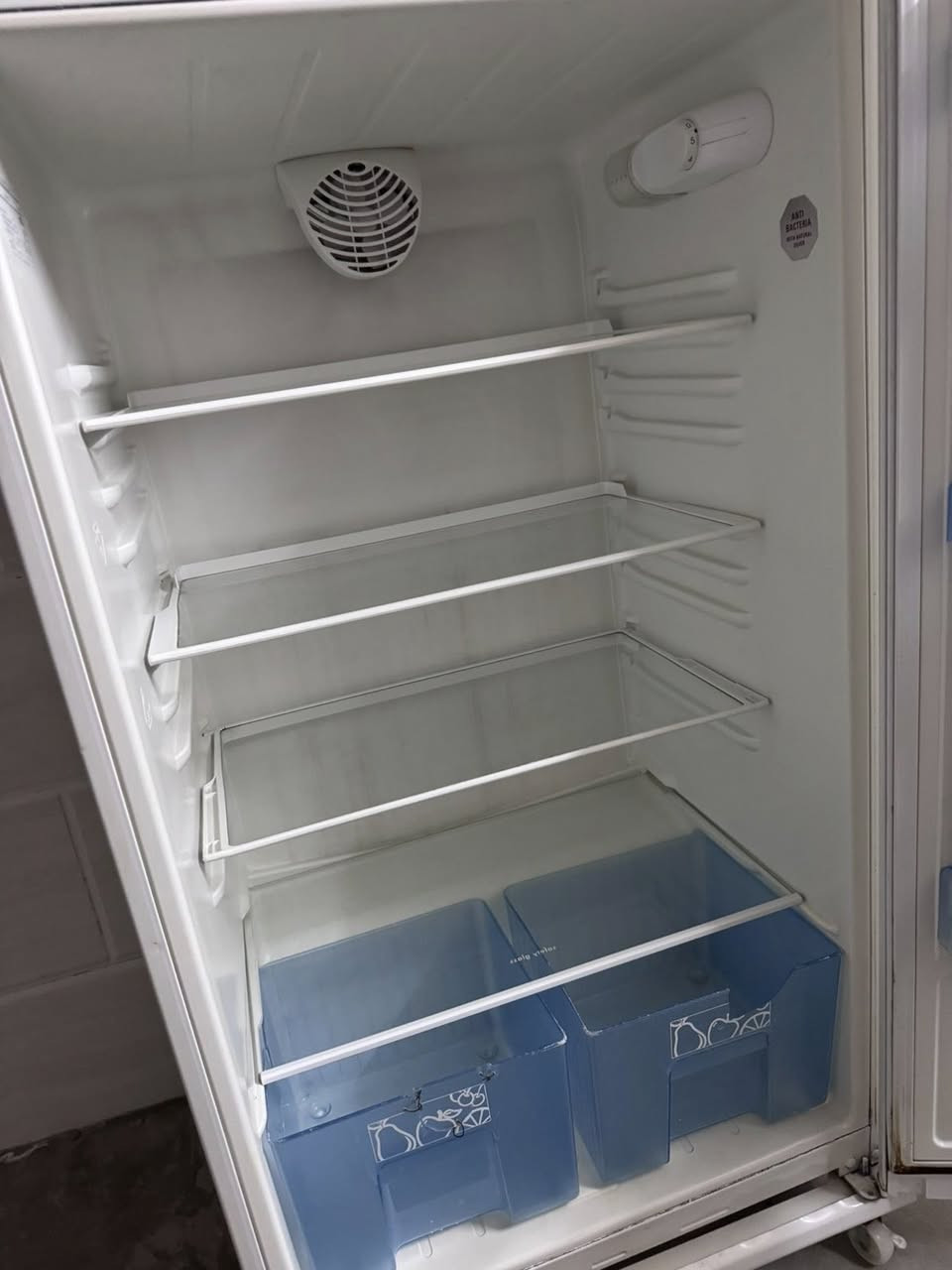 سه لاجه بو فروشتن ١٨قه ده مه زور خاوينه
شوين حاجياوا نرخ ١٧٥معامه له


**إذا كنت صاحب هذا الإعلان وتريد حذفه لأي سبب، رجاءا أرسل رسالة إلى الدعم الفني**