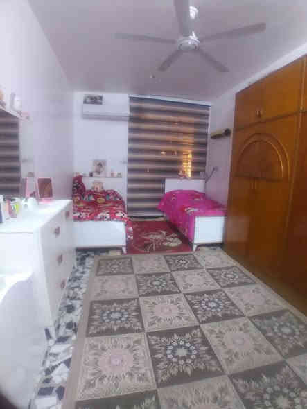 سلام عليكم دار للبيع ٥٠ متر طابقين يحتوي على غرفتين نوام وصاله ومطبخ وصحيات في طي شاطى التاجي الكاظمية الثانيه وسط الطي للإستفسار على الخاص ***********
