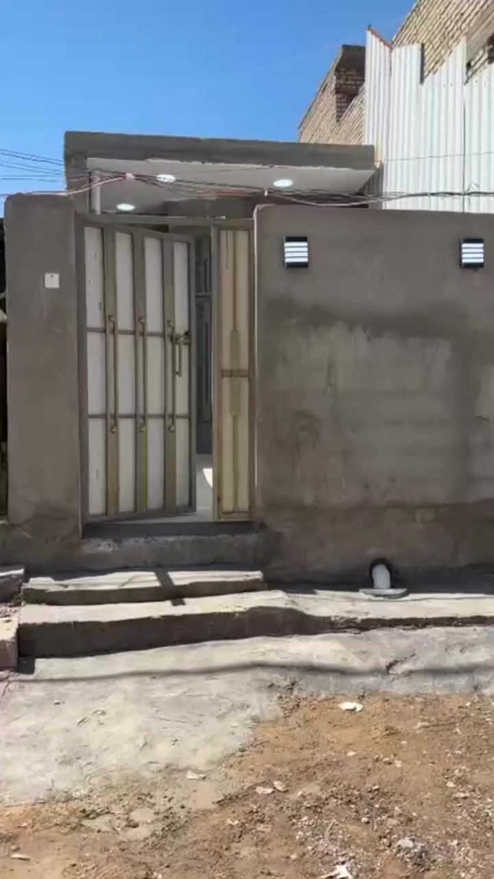 السلام عليكم دار مساحة ١٠٠م للايجار
عنوانه من تعبر مركز سبع قصور ثاني دربونه قرب رياض المضمد للاستفسار الاتصال ***********
