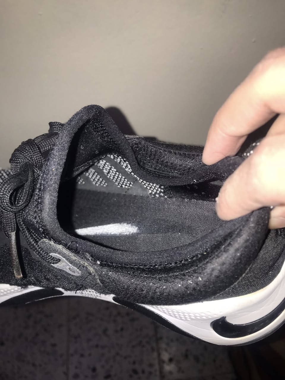 سلام عليكم قطعه باله NIKE Running 🏃‍♀️  قياس 40/41 سعر 20الف توصيل 3 قطعه تخبل بالحقيقة توصلك على الفحص قبل لاتستلم


**إذا كنت صاحب هذا الإعلان وتريد حذفه لأي سبب، رجاءا أرسل رسالة إلى الدعم الفني**