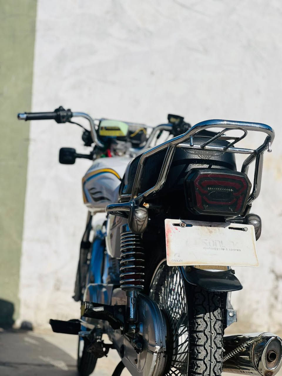 السلام عليكم دراجه تيكر سونك ٢٤ شكل ٢٥ ٥كير  كفاله عامه أوراق سعر ٧٠٠ وبيه مجال بصيط بابل شوملي قرب صيطرت الخضريات ***********
