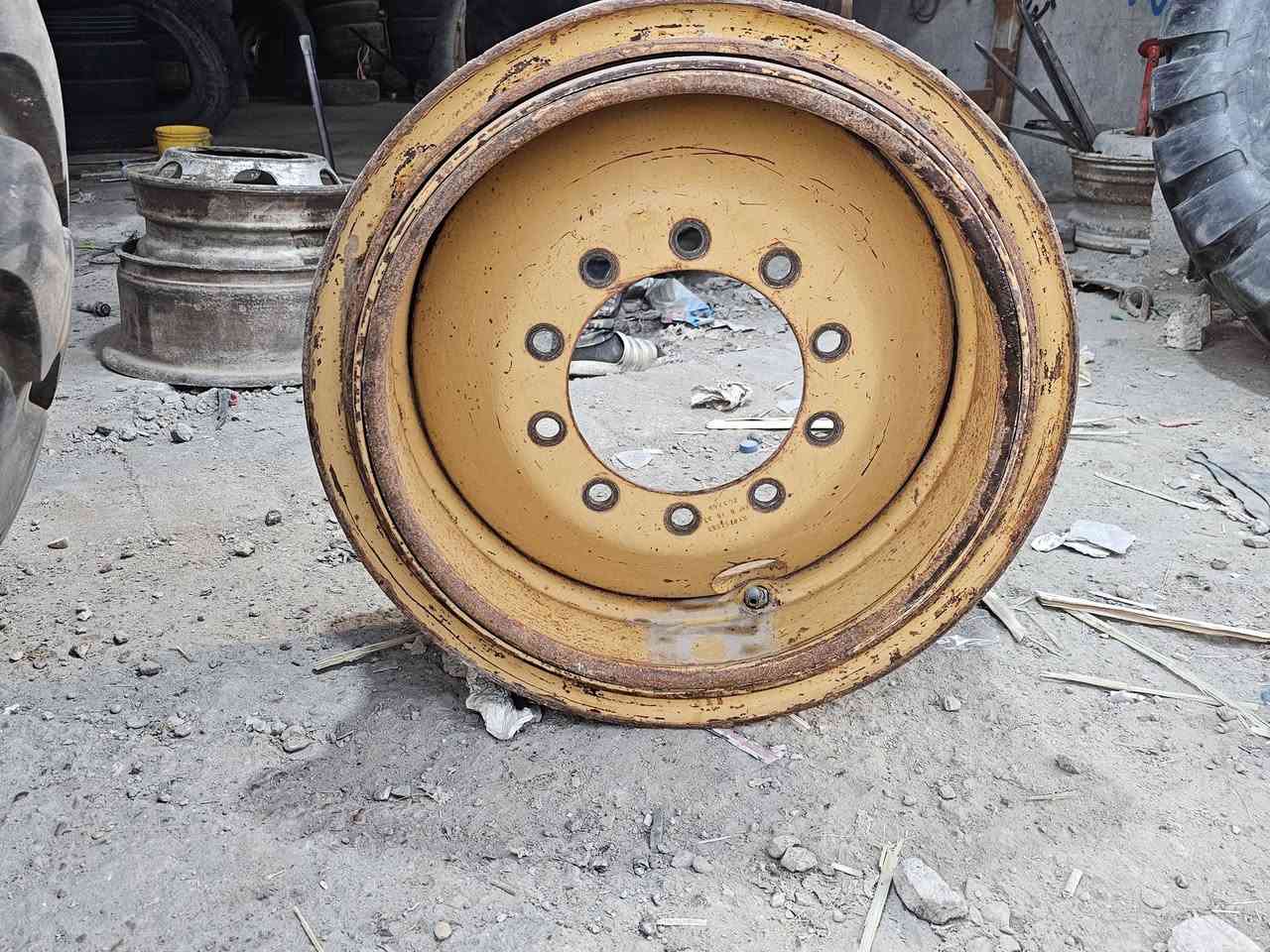 السلام عليكم تخم ويل  24 مال موديل 96. دبل رنك جداد كلش كلش. مروس اب 25 الي يروس يتصل اويدلل
***********         ***********
السلام عليكم تخم ويل  24 مال موديل 96. دبل رنك جداد كلش كلش. مروس اب 25 الي يروس يتصل اويدلل
