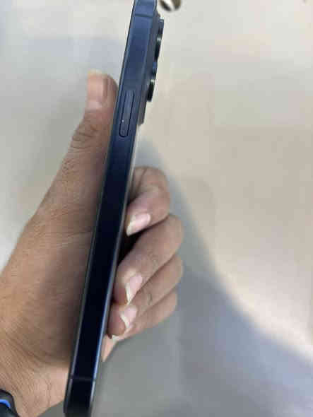 ايفون 15 برو ماكس ذاكرة 256 بطارية 91 نسخة zaa دبل سيم كارت بدون كارتونه السعر 1075  العنوان بغداد ***********
