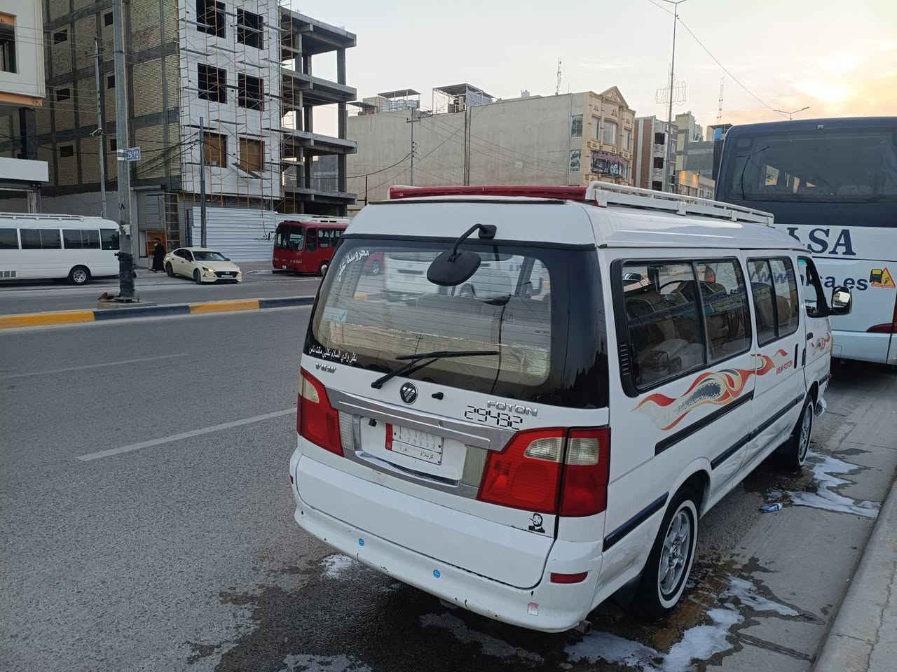 السلام عليكم سياره فتون موديل 17 بيها ضربه بل تكمه جهت السايق السياره مكينه وكير جدد ولكسن بي  ونه خفيفه  السعر $95 العنوان كربلاء حي العامل الرقم ***********
