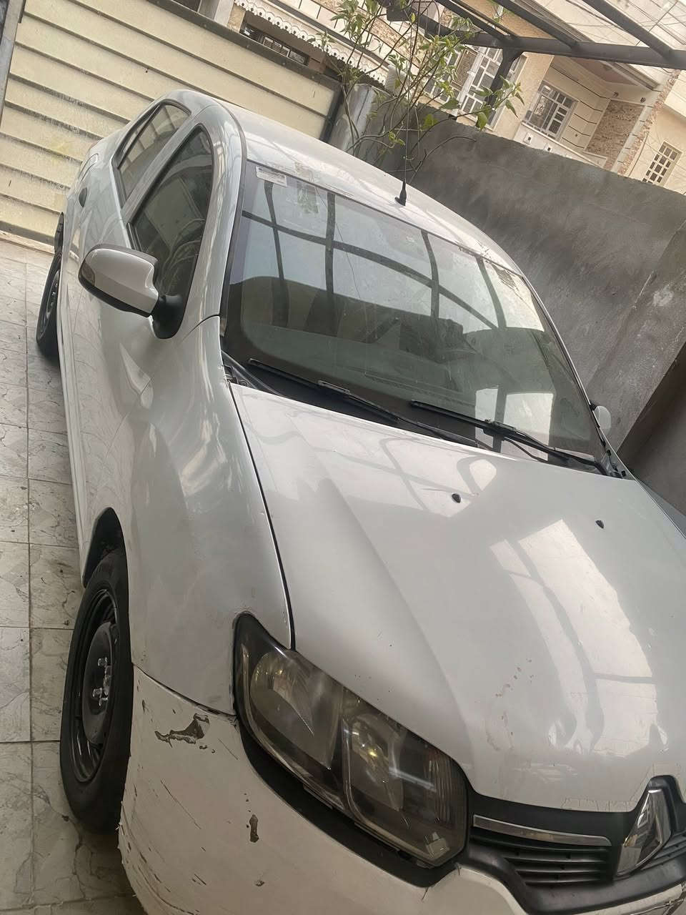 السلام عليكم للبيع رينو سمبل 2017 سياره جديده ستلام شركه
سعرها 62 ورقه وبيها مجال مستعجل على البيع وماكو هيج سعر شراي تعال وتدلل

بسم ولد صديقي مكينه كير حداديه تخم تاير بل كارتون سياره بدون صبغ فقط بيها حادث كدام ومرجعينه وبدون صبغ همات رقم الدولي الجديد (((صرفيتها انساها مكينه 1600))) مكاني بغداد الدوره ***********
