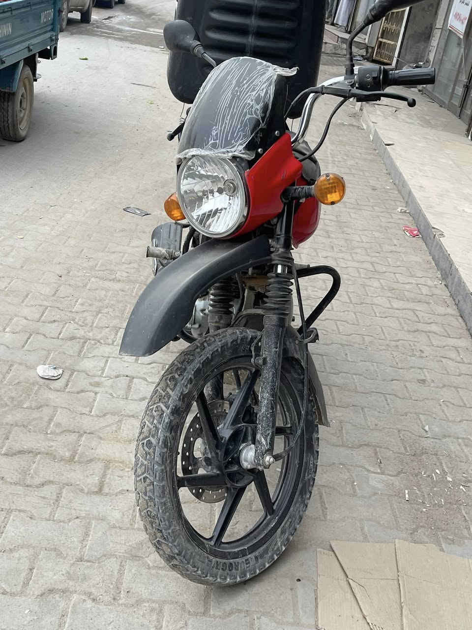 بوكسر جبلي للبيع سنويا ورقم بسمي قبل اشهر طلعته موديل ٢٣مفتوحه مره وحده تجفيت شركه مناقصه شي عله ايدي صار ٣اشهر تارك دلفري ورد ابيع سعر قفل مليونين العنوان ابي الخصيب مهجران عل شارع ***********
