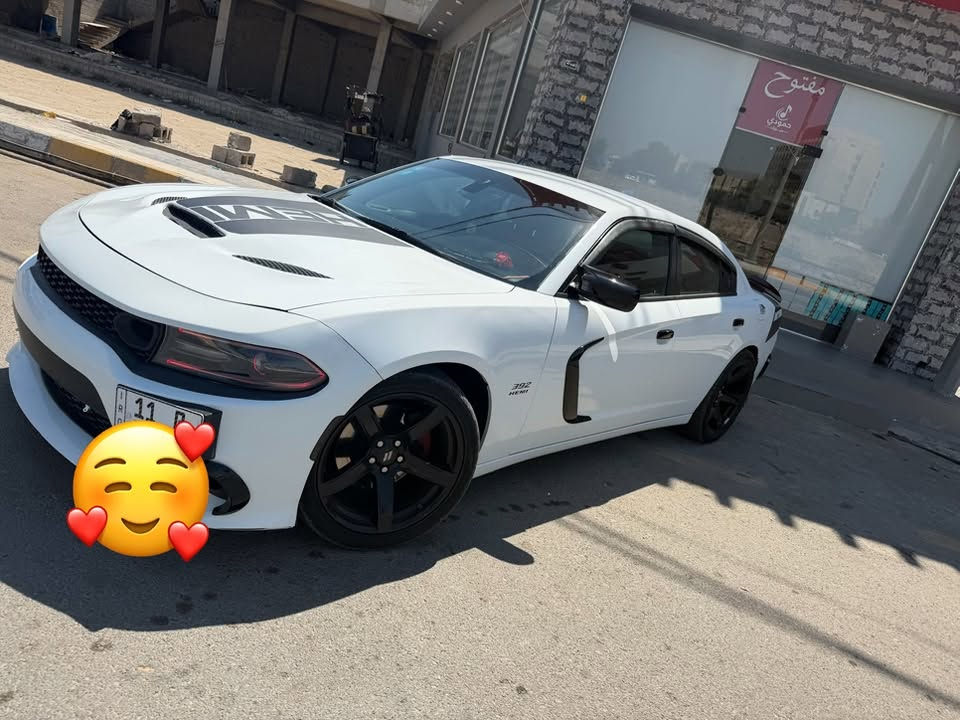 جارجر ارتي 5700
2018
رقم بغداد سنويه لل 31
حادث بنيد مبدل بدون لغد ولا شاصي بيه جاملغ خلفي عكس سايق رش مواصل للتكمة 
ماشيه 83 الف ميل
عليه ادامة كاملة قبل شهر
لد متغير 
دبات كورسا

***********
