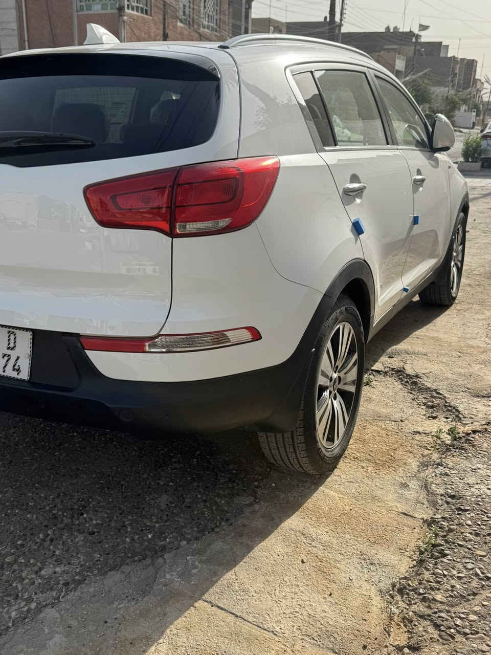 السلام عليكم للبيع سبورتج موديل ٢٠١٤ فول مواصفات 
رقم بغداد ١١
بدون صبغ سياره جديده 
مكاني بغداد 
رقم الهاتف ***********
والمواصفات مبينه بالصور 
السعر ١٧٣
