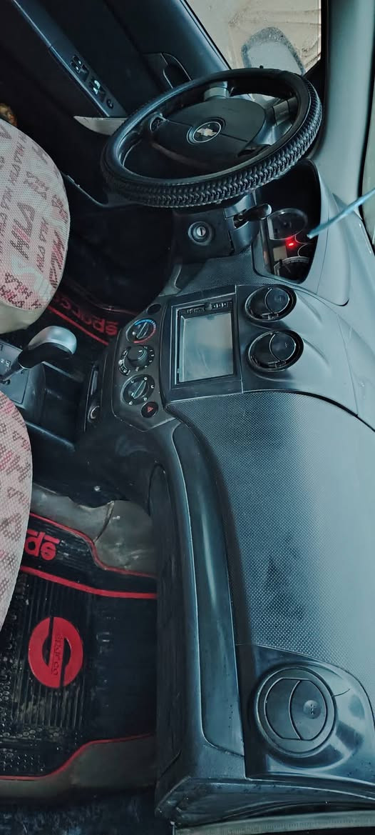 السلام عليكم.
سياره افيو كوري وارد خليجي 2008 جوم اتوماتيك كير اتوماتيك ضرر جاملغ  اليسار بدون دواخ
كوبون بأنزين موجود

رقم ديالئ اني الشرعي بسمي

السعر 50 وبيها مجال

***********
