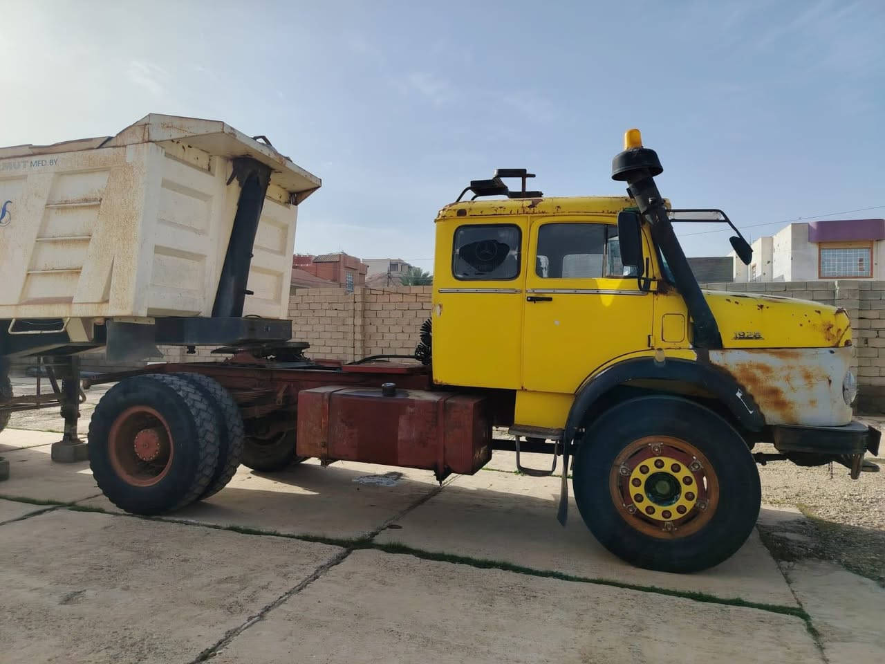 السلام عليكم للبيع اقجم موديل 82 جاهزه مكينه سوبر كفاله كير 111 كفاله  عربانه 26 متر حداديه الفلوجه مجموعه براد 16 رقم بغداد تحويل ثاني يوم السعر المطلوب 2 دفتر و80 ورقه مكانها رمادي 
***********
