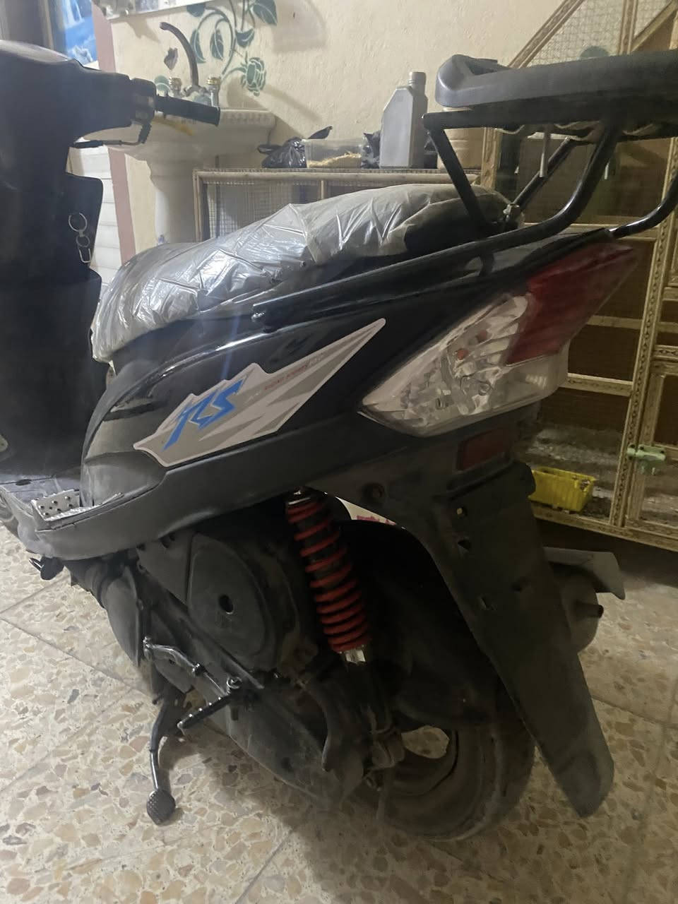 سلام عليكم
دراجه ماكس (عدله)للبيع 
نضافه فول دراجه مجفته مره وحده بس تجفيت توب ومابيها اي نقص كلشي شغال بيها تجي تفحص وتشوف 
سعرها 500وبيها مجال للطيبين (رجائاً الي مو شراي لا يتعبني فدوه)
عنوان:كربلاء حي العامل 
رقم:***********
