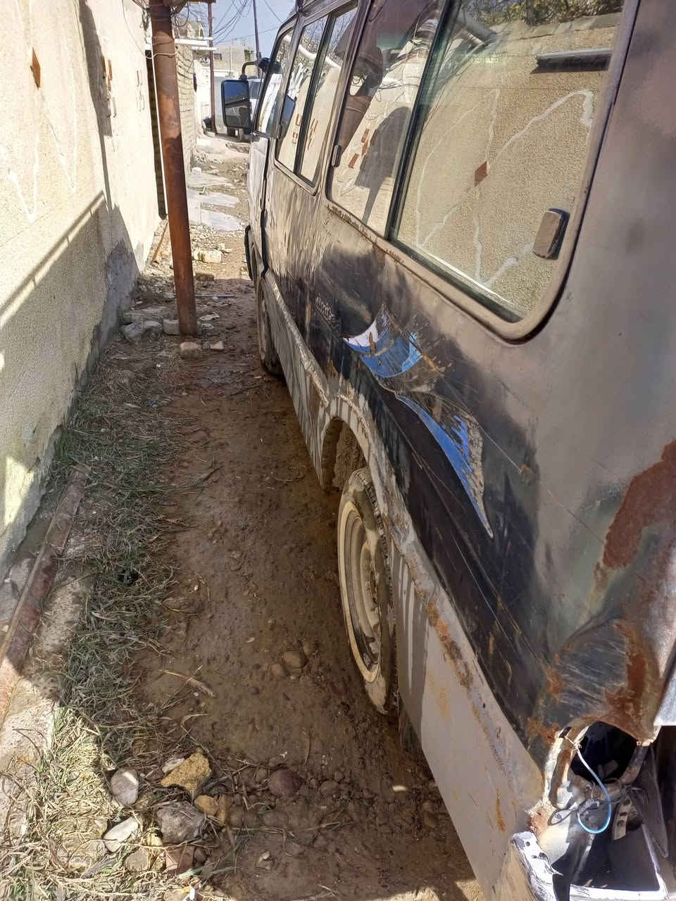 السلام عليكم كيه بسته 94سنويه نهاية 27دوشمه جديده كير محرك بحاله ممتازه عينه وصينه جدد شرط التحويل السعر 35وبيهه مجال ***********
