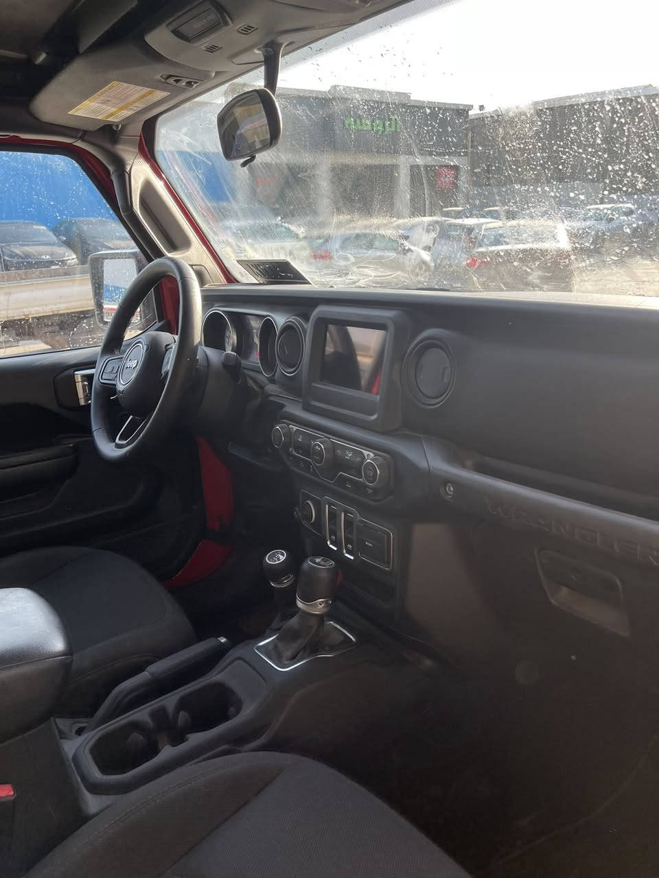 السلام عليكم 

جيب رانكلر 2023 سبورت

4 سلندر تيربو 

ماشيه 14 الف ميل 

تك باب كشف 

ومواصفات السبورت معروفه ميحتاج اذكرهن

بيها صبغ ع كد شبر بطرف البنيد
للاستفسار الاتصال ع الرقم *********** او عالخاص
