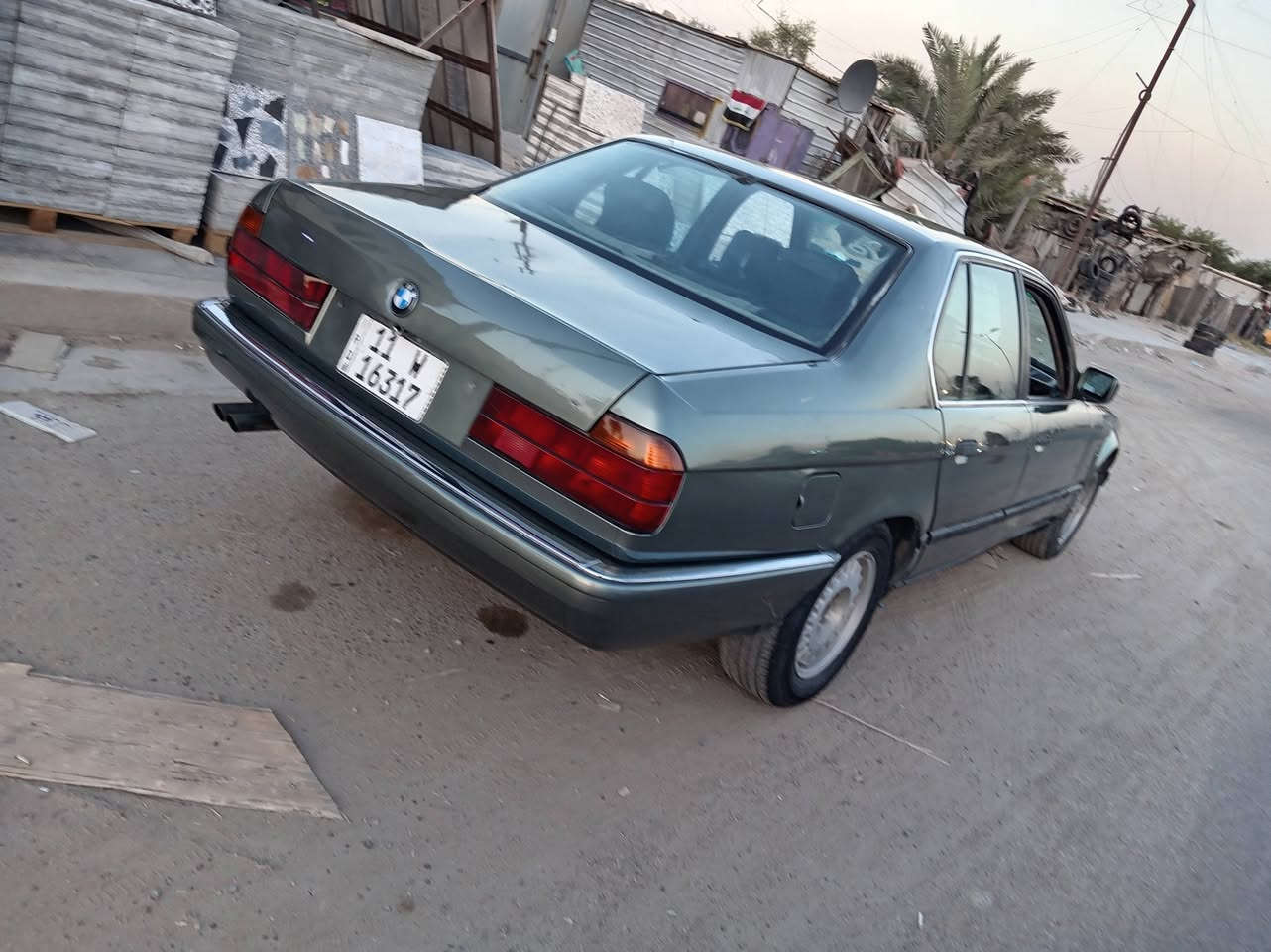 السلام عليكم البيع بي ام ٧٣٥ رقم بغداد انكليزي بسمي ثاني يوم تحويل كير ومكينه بل جيس تخم تايرات تبريدها منقص غاز  سياره بدون ضربه ولا خياس موديل ٨٨ فتحه سياره سعر ٤٨ وبيها مجال مكان بغداد تقاطع درويش رقم*********** صاجات ملتها موجودات ونيكله والكبات هم
