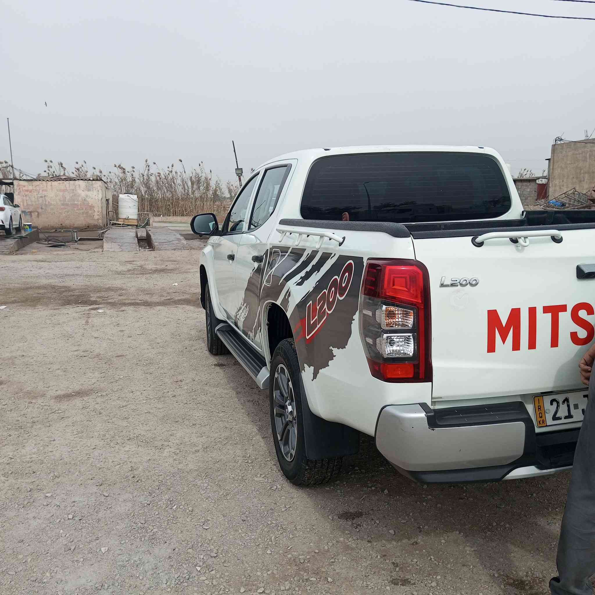 السلام عليكم موديل 23 ماشيه 24 السياره وضع شركه كير عادي بانزين كفاله عامه من الشخط  فور ويل رقم سليمانيه هزه النهاية السنه شهر 12تخلص مكانهه واسط عزيزيه سعر 220 وبيهه مجال بسيط للاستفسار ***********
