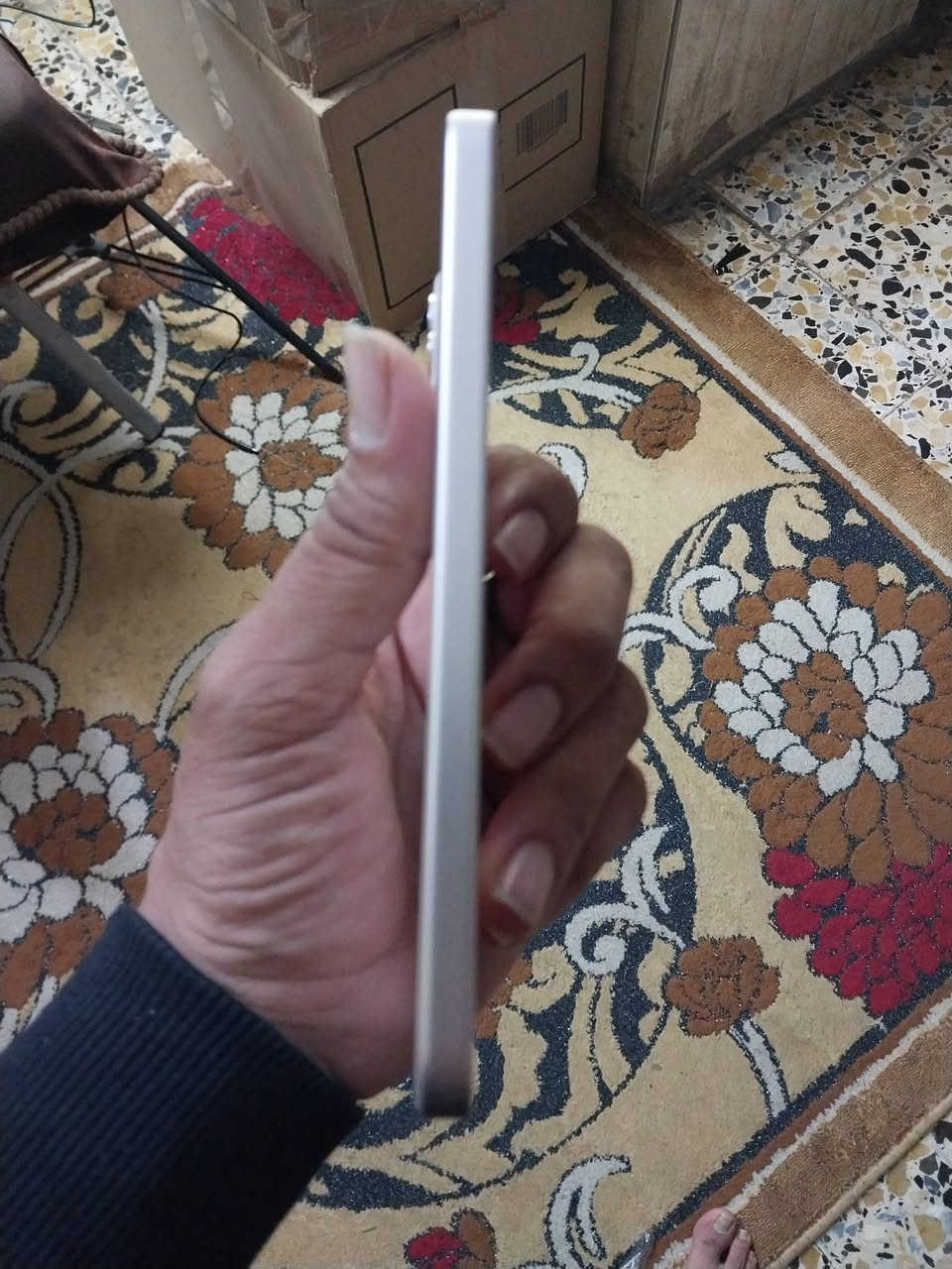 هونر ٤٠٠ ذاكرة ٥١٢ نص تيرة
جهاز شخط نضافه ١٠٠ بدون 
ملحقات عشوائيه ١٢ + ١٢ 
سعر ٣٧٥ وبي مجال قليل 
مكان بغداد الأمين الثانيه 
***********
