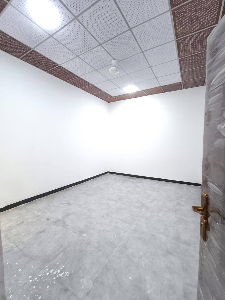 #أسعد_الله_اوقاتكم_بكل_خير ✨

يتوفر ثلاث دور سكن للبيع التفاصيل ⬇️
المساحة البيت. 170 م
#جنس_العقار ::  طابو زراعي عراقي سند25

#العنوان :: البصرة أبو الخصيب طريق سيد حامد 

يحتوي البيت الواحد على غرفتين منام+ ديوان صاله+مطبخ +صحيات داخليه وخارجية

#السعر البيت الواحد 82 وبي مجال 
#للاستفسار الاتصال على الهاتف 📞📳
📳((***********))📳 ابو كيان الحدادي
