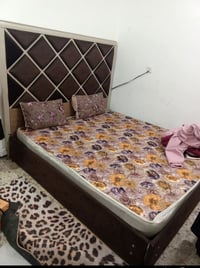 جرباية • سرير • غرفة نوم