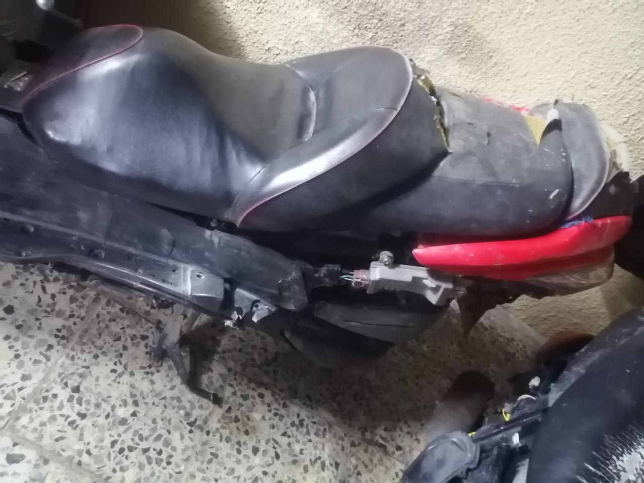 سلام عليكم شباب فورزه 08 كرستال  للبيع جانت 
مكفوله مكينه ما مفتوحه الكير شغال  اي نقص مابيها جيب فيتر وافحص مكاني بغداد حي اور سعر ٤٥٠ مابيه مجال دراجه شغاله ونكره جانت بس الفيتبم وكف عندي ***********
