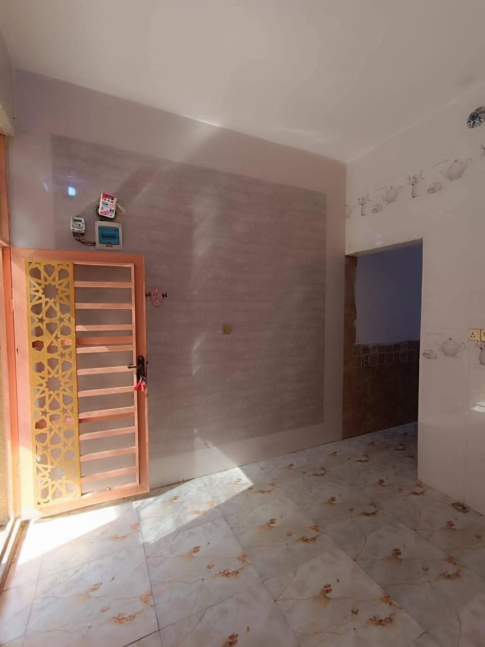 🏠 ،عرض مميز  ومناسب
✨دار للبيع مساحه 50 متر   طابق واحد 
مجمع سيد اسماعيل السكني السعر (36) مليون بناء جديد ٢٠٢٥ 
منطقه سكنيه تتوفر فيها جميع الخدمات  
يتكون البيت من غرفه وصاله ومطبخ ومنور وصحيات٢ وطارمة يبعد عن الإمام الحسين ١٠دقائق بلسيارة 
طابو زراعي قرار محكمه سند 25 
للحجز والاستفسار على أرقام 
***********
***********
المجمع على طريق الزوار والمواكب
#عقارات
