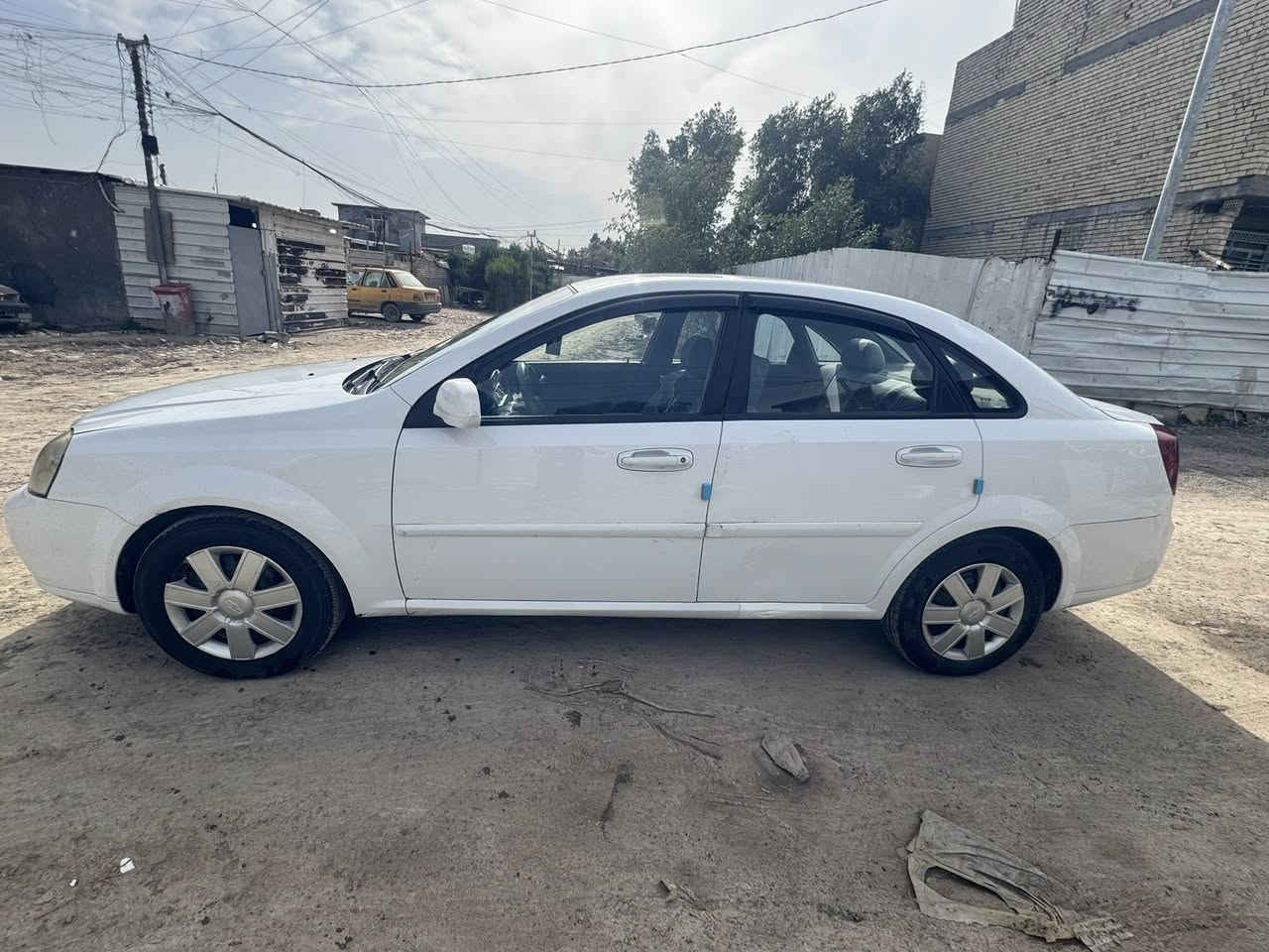 السلام عليكم اوبترا للبيع موديل 2012 اللون ابيض نظيفه مال بيت ماشيه 284 تبريد محرك كير خير من الله تخم تايرات جدد باتري جديد عليهة ادامه حلوه بيهة ملاحظات بسيطه فقط طخه اثر دراجه قبل كم يوم صارت مكان السياره بغداد الغزاليه رقم الهاتف *********** السعر 85 بيهة مجال
