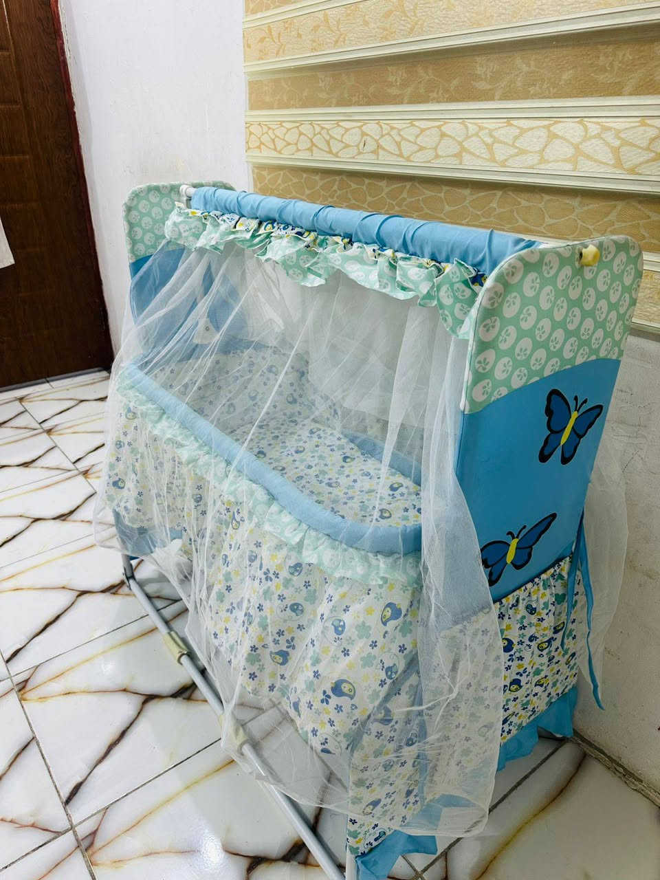 اغراض للبيع عنواني جميله شارع الطحين استعمالهن جدآ قليل بعدهن بلجيس


**إذا كنت صاحب هذا الإعلان وتريد حذفه لأي سبب، رجاءا أرسل رسالة إلى الدعم الفني**