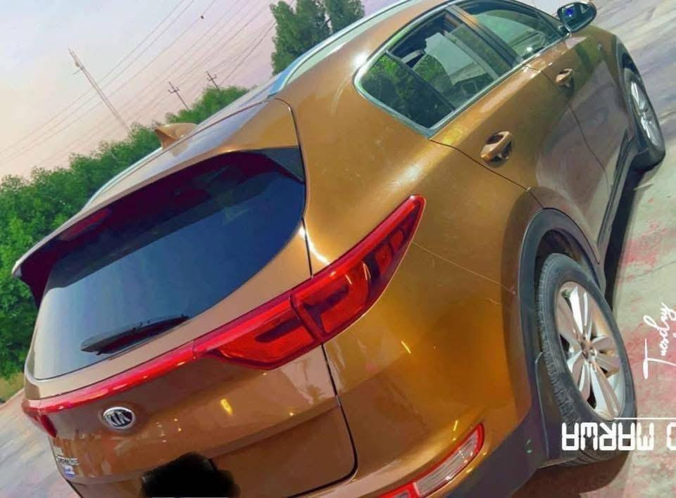 السلام عليكم سبورتج 2018 وارد امريكي للبيع ماشية 47000م  مواصفات Lx
شاشة كبيرة كامرة خلفية تحكم استيرن تدفئة وتبريد بالكشنات كشن السائق كهرباء وبعد موصفات اخرى  صور الحادث بالمنشور الجاملغ الأيمن بي بارد وبيهه بالعراق ابو دراجة ضرب باب السايق ومصبوغ 
سعرهه 155  وبيهه مجال بسيط مكاني بغداد البلديات رقم الهاتف ***********
