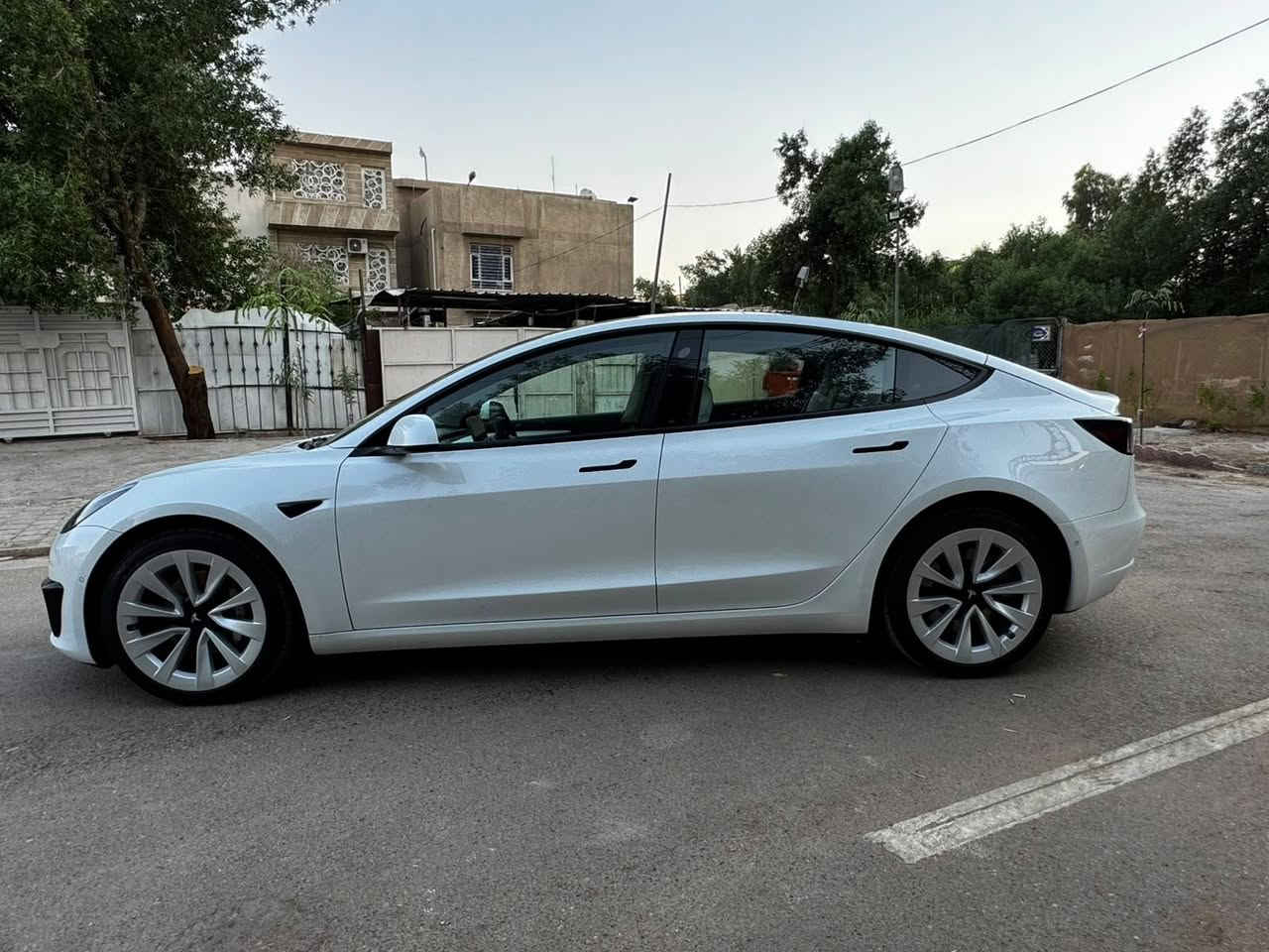 #تسلا موديل 3 للبيع

TESLA MODEL 3 

السيارة اون لاين

تك ماطور 

 محدث عربي اخر تحديث

الداخل ابيض

#الموديل : 2022

 رقم بغداد بأسمي

حادث جنطه ( صبغ مكان الرقم  فقط) 

 السعر 163 وبيها مجال بسيط 

 مكاني شارع الربيع
 ***********
