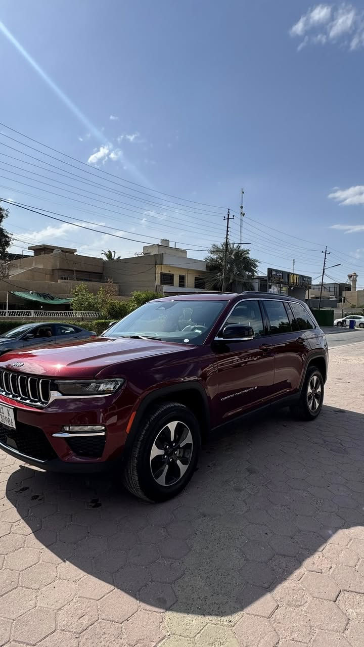 يالله
جيب كراند شيروكي
4Xe
٣ خطوط(هايبرد- بانزين- بلك ان )
2024
بدون ايرباكات 
نضيفه حداً 
مرقم بغداد  / تحويل مباشر

للتواصل و الاستفسار 
السعر /  الحادث
***********
