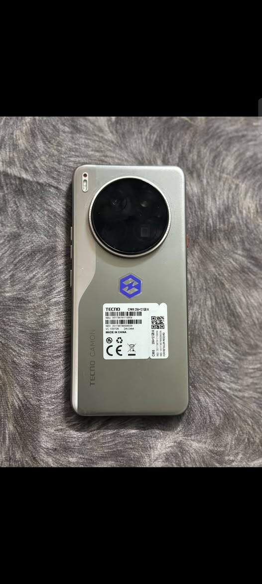 تلفون كامون40 5G بريمير
ذاكره 256
معالج   Dimensity 8350
رام 24
شاشه 144 هرتز 
 120 فريم بوبجي 
مقاومه للماء 
بيها ذكاء اصطناعي
نظام خاصه للالعاب
تفيدك بكل شي من لعب وكامره واستخدام متواصل 
مراوس فقط بأيفون 13 برو ماكس 
مكاني موصل أيسر لتواصل 
ماسنجر


**إذا كنت صاحب هذا الإعلان وتريد حذفه لأي سبب، رجاءا أرسل رسالة إلى الدعم الفني**