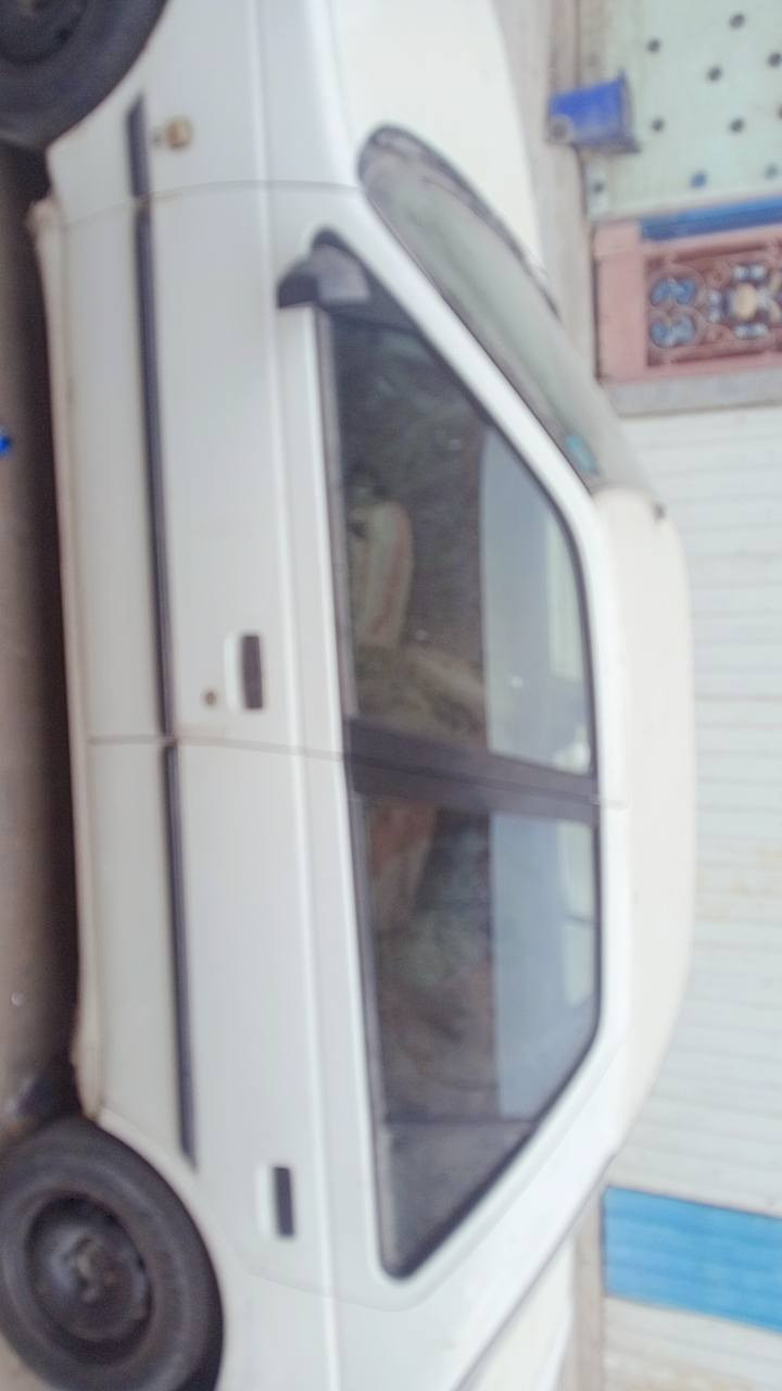 سلام عليكم سياره بيجو نضيفه ٤٠٠٥ سياره خير من الله كفاله من صبغ وضربه كير ومكينه مامفتوحات بيه دوس وبطاين خياسات قليل بسمي سياره رقام انكليزي موديل٩ سعر٣٥ وبيه مجال الطيبين لعنوان بغداد مدينه صدر رقم لهاتف ***********
