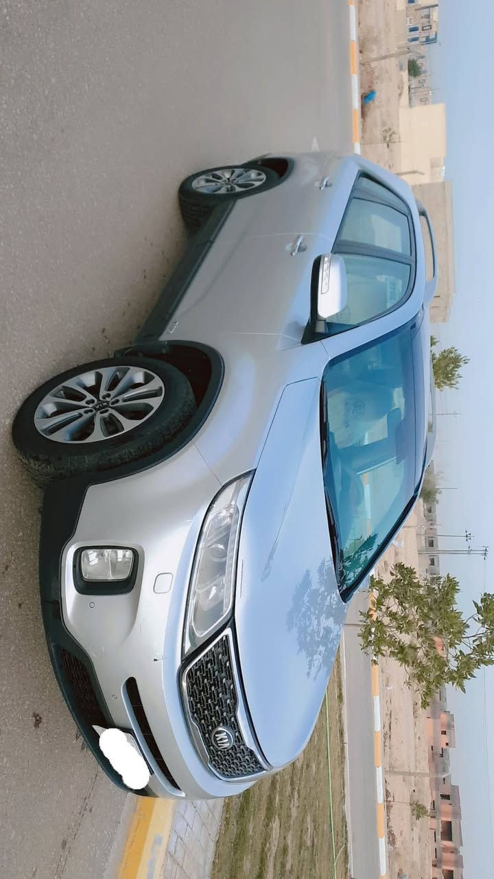 سلام عليكم
كيا سورنتو 2015 كويتي معروفه مواصفات الكويتي
فول مواصفات 1 على 1 
6 سلنتد 3500
فور ويل
7 راكب
بانوراما
بصمة
بردات بلادي
زراك لايت
هواي بيه مواصفات
السياره مكفوله من الصبغ وتبديل
السيارة بسمي صارلها 5 سنوات عندي خير من الله
مكان السيارة بغداد كرادة
سعر 215$
***********
