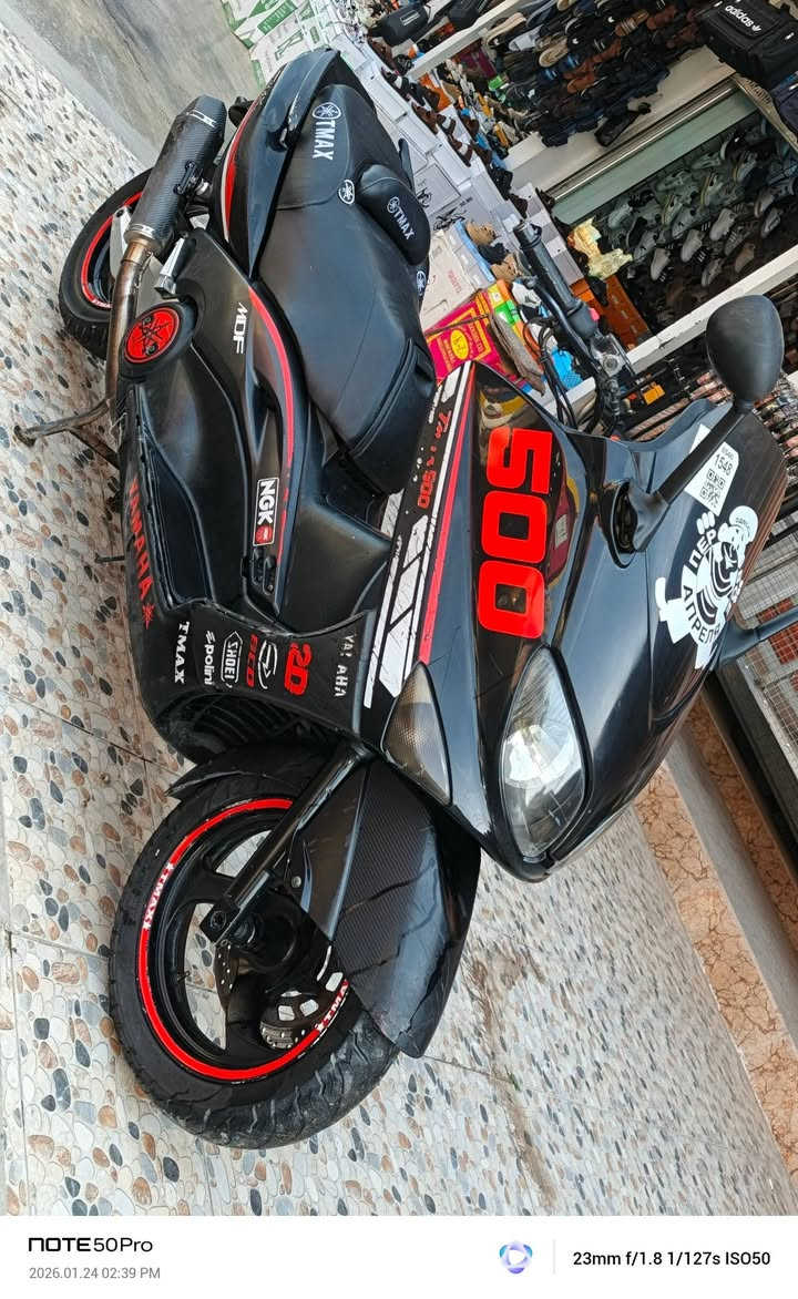 سلام عليكم تي ماكس مكفولة كفالة عامة دراجة تجي دكلبهة وشوفة دراجة  مكينة مامفتوحة انطيك شرط الفصلة الدراجة معروضة 21مديل 2007 ولستفسار علا رقم ***********
