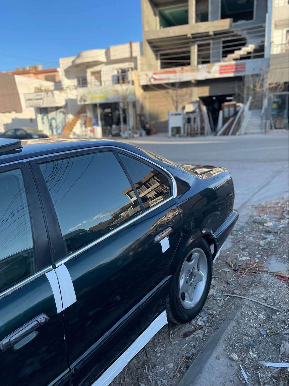 ﷽
بیئێم 525i
bmw 525
مۆدێل 1993 
رەنگی زەیتونی ئارمی پلاستیکی هەولێر بە شەرتی ئارم و ئەوەلیات چوار تایەی لۆکی لەژێرە
لایت ئەڵقە و زینۆن 
سلایت و 4 جام کارەبا 
دەبڵ ئێرباگ ناو سپی 
گێرعادی کامل ئەشیای تەبریدی پێوەیە
گێر و مەکینە و ئەکسلی بەشەرت
35$ گەڵا و معامەلە❤️سلێمانی
0771 156 1614 السليمانية, العراق
