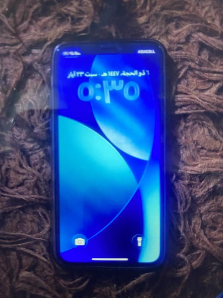 ١١ برو فقط مبدل شاشة ماا تفصيخ وماتقرة بلضبط بطارية ٧٣ 
ذاكرته نص تيرا رايدته ٣٠٠ الف ***********
