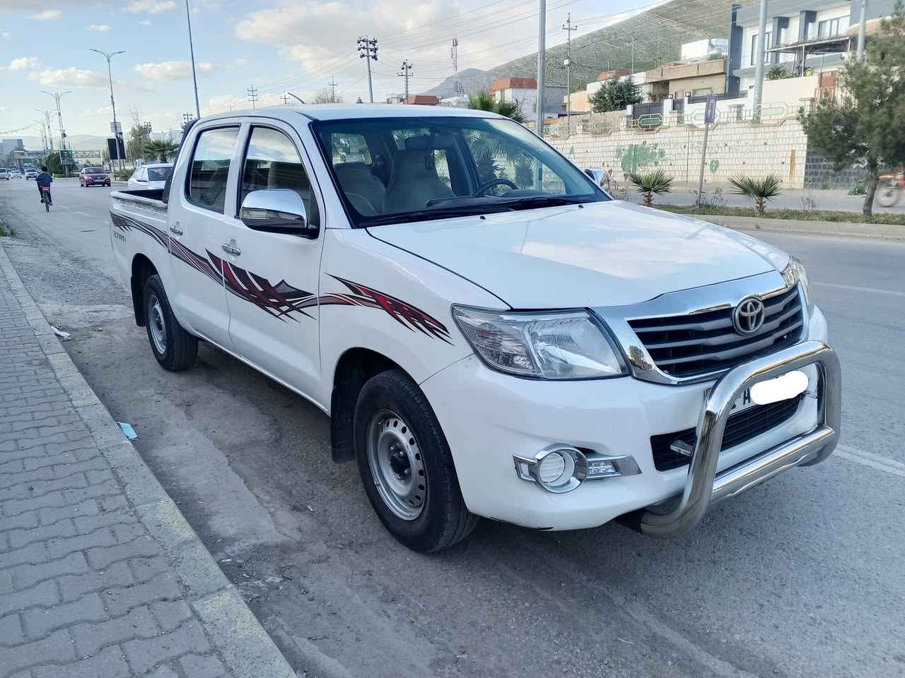 مەرزیە 2012.........150 گەڵا...😇
ڕەقەم و سەنەوی تا 2027/4 تازەیە ....غەرامە بەشەرت
پارچە ڕەشە لەسەر ساغی ...شان و سەقف بەشەرت 😀
ناوسوور....شاشە ئایپاد...😜 کامێرا....سوکان ڤۆلێۆم...
مەکینەی کراوەتەوە ...275 هەزار ڕۆشتوە .....
*********** واتسئەپ......ماڵی دۆستە ...
*********** ڤایبەر......بێ کێشەو موشکیلەیە 😘
