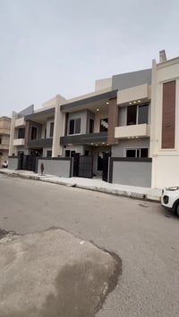 حي الصديق • ١٠٠م • ٤غرف