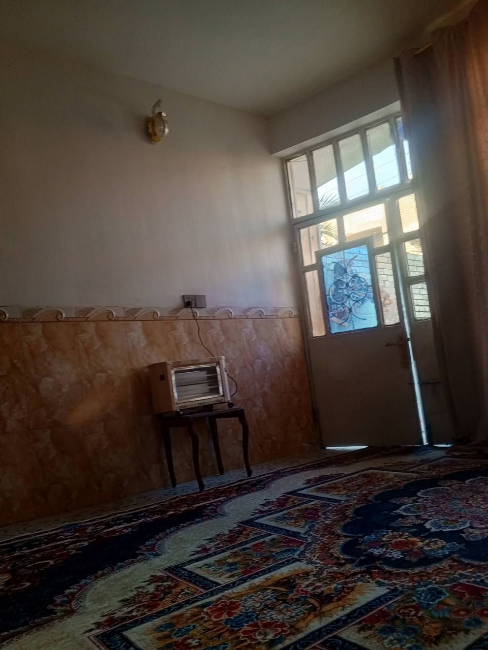 بيت بحي السفير المساحه 137متر
طابقين الموقع بضهر شارع قهوه جاكي 
السعر 115
للاستفسار ***********
